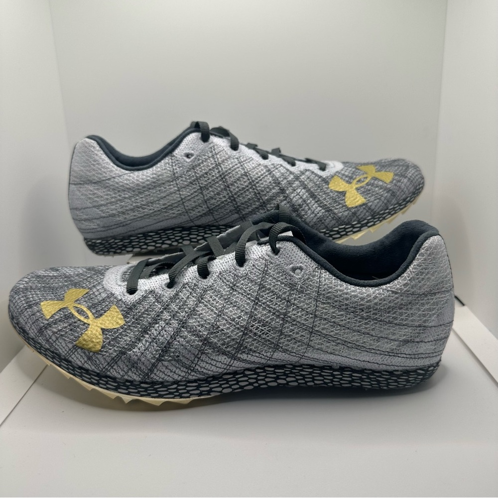 NEW mens under armour HOVR shakedown track spikes grey gold size 8 and 8.5